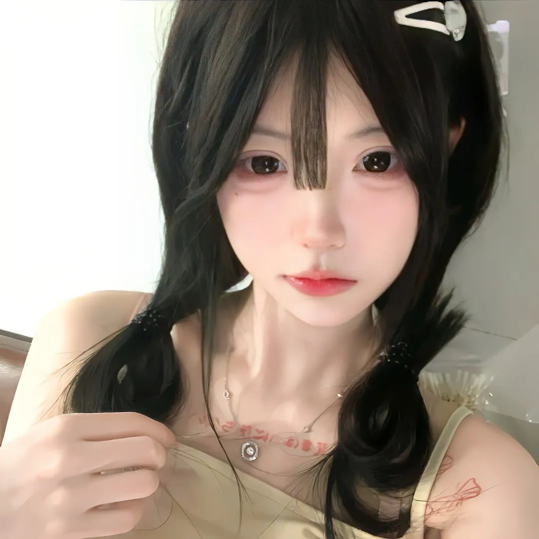 黑夜中的玻璃人偶